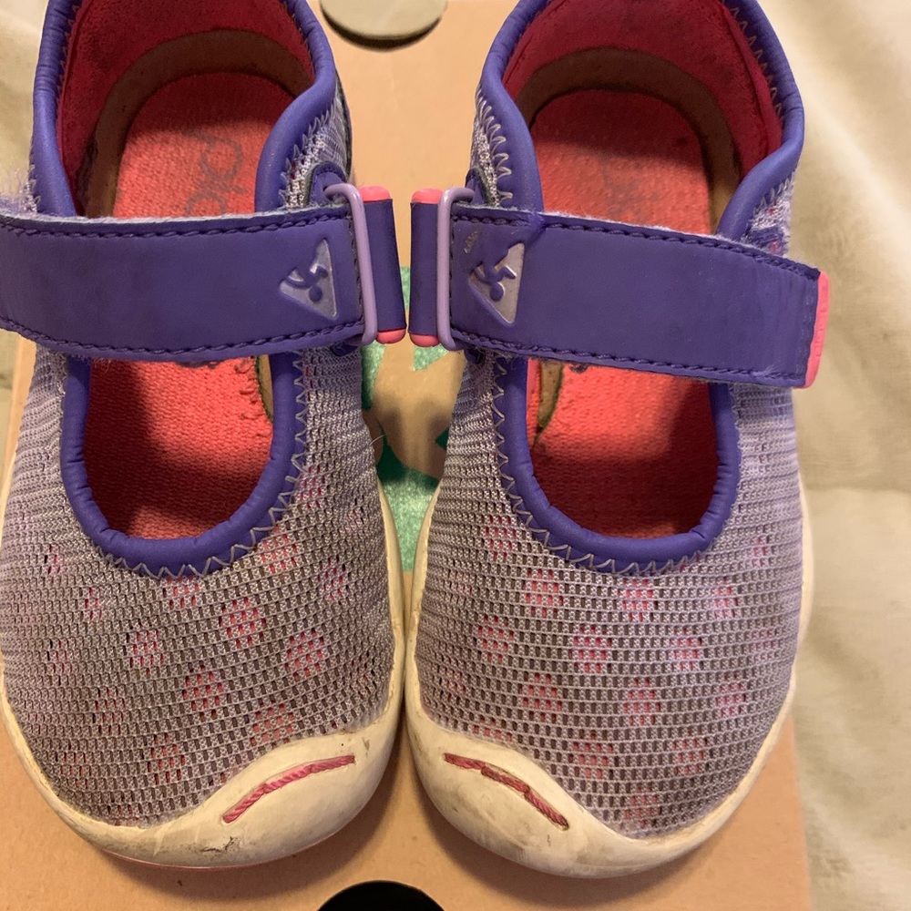 Plae chloe shoes in peacock Sz 8